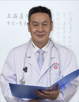 顾立群